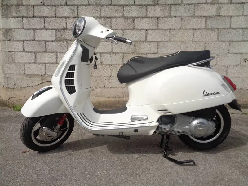 Vespa GTS 300 Super ABS (2014 - 16) (2)