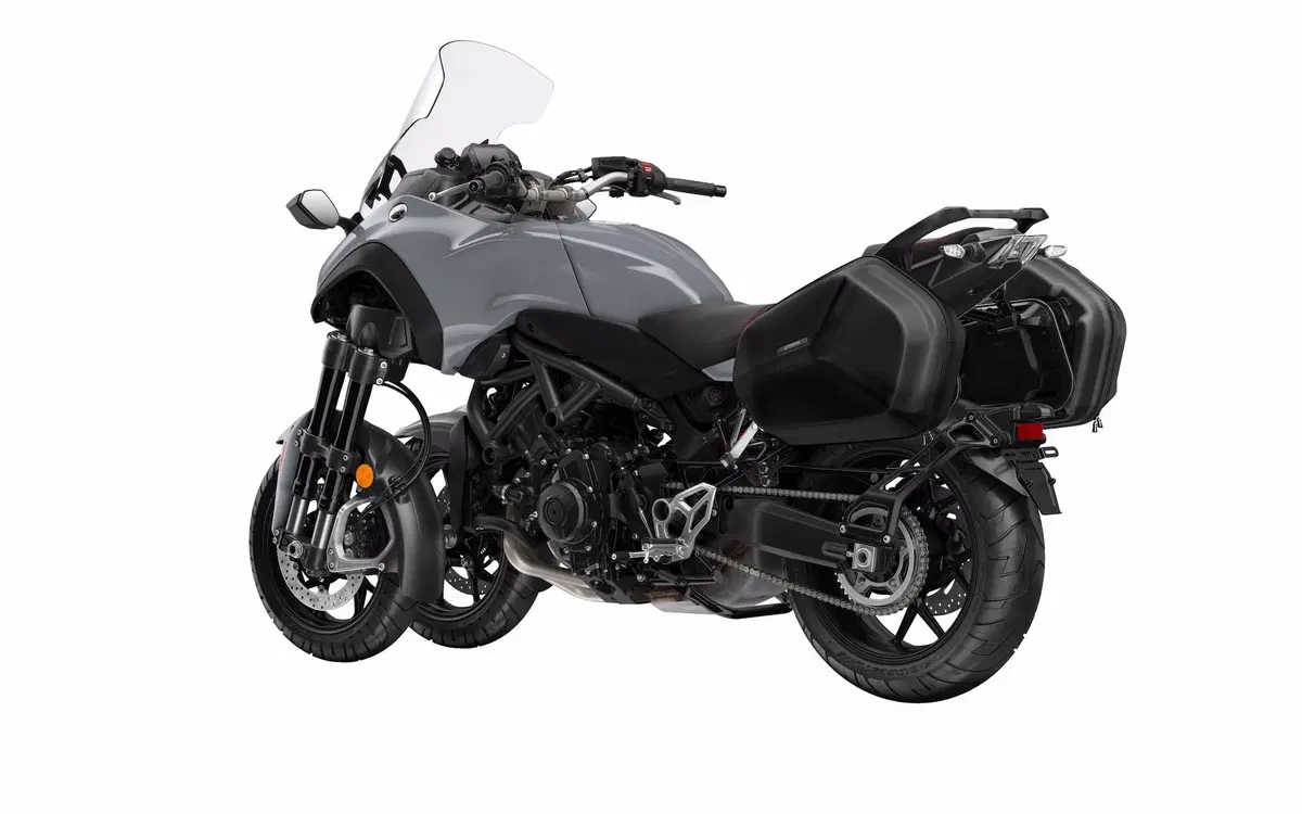 EICMA 2018: Yamaha Niken GT, foto e dati (3)