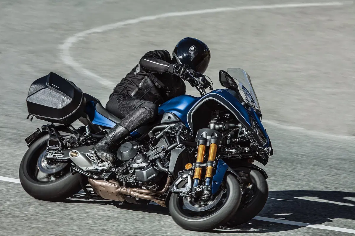 EICMA 2018: Yamaha Niken GT, foto e dati (4)