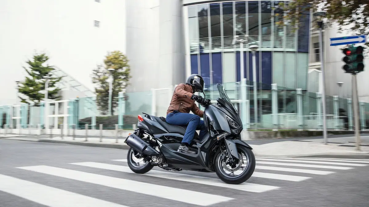 EICMA 2018: XMAX Iron Max, foto e dati