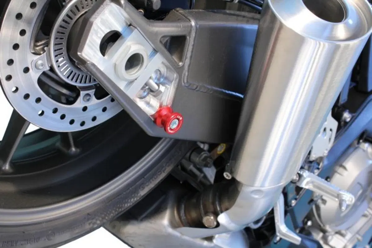 LLS Racing per la potente tedesca BMW S1000 RR (4)