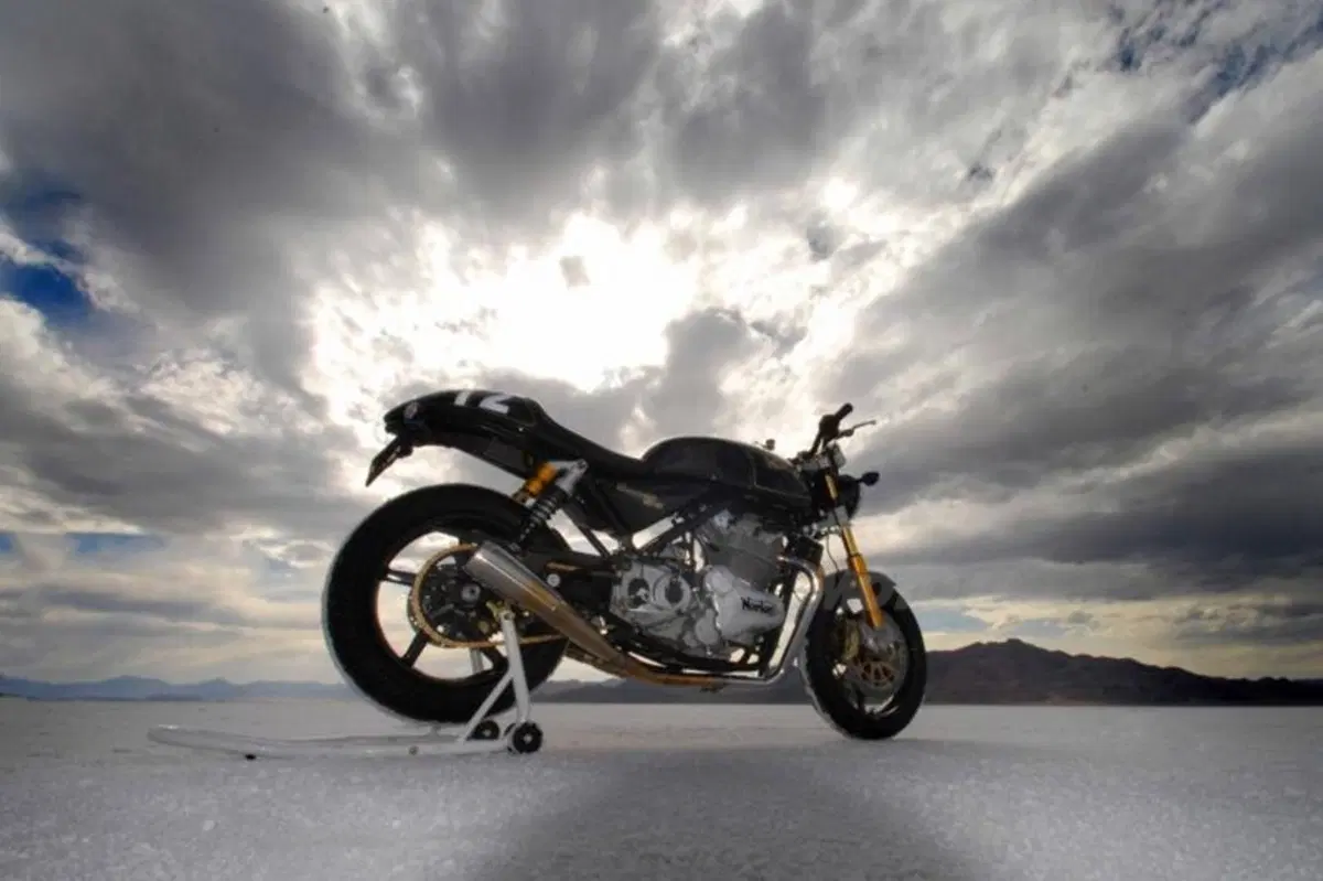 La nuova Norton svetta a Bonneville Salt Flats (3)