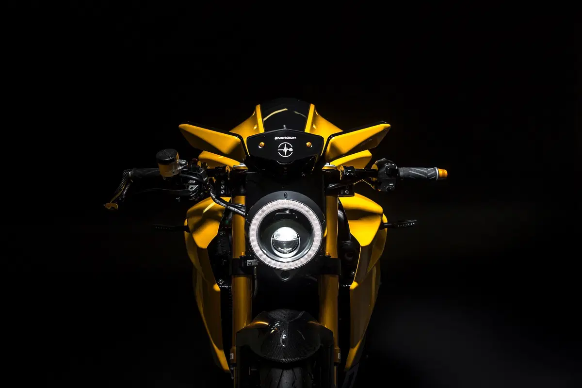 Samsung e Energica lanciano la prima "moto intelligente" con Moto.it (7)