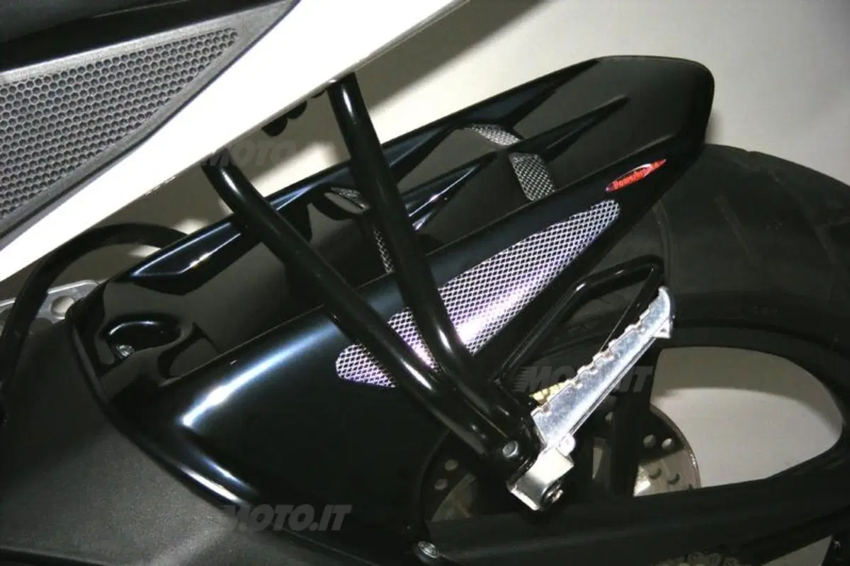 Parafango posteriore Powerbronze per Yamaha R 125 (2)