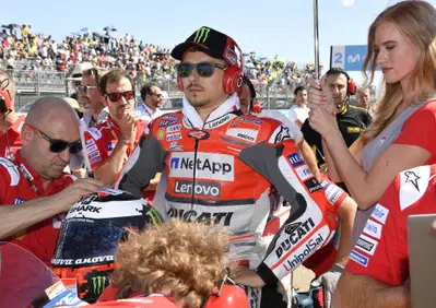 MotoGP 2018. Lorenzo torna in pista a Sepang 