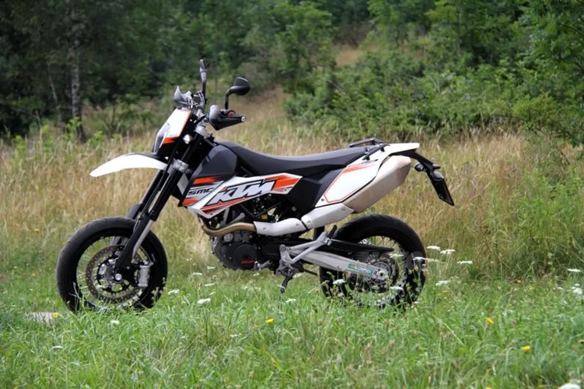 KTM 690 SMC   (9)