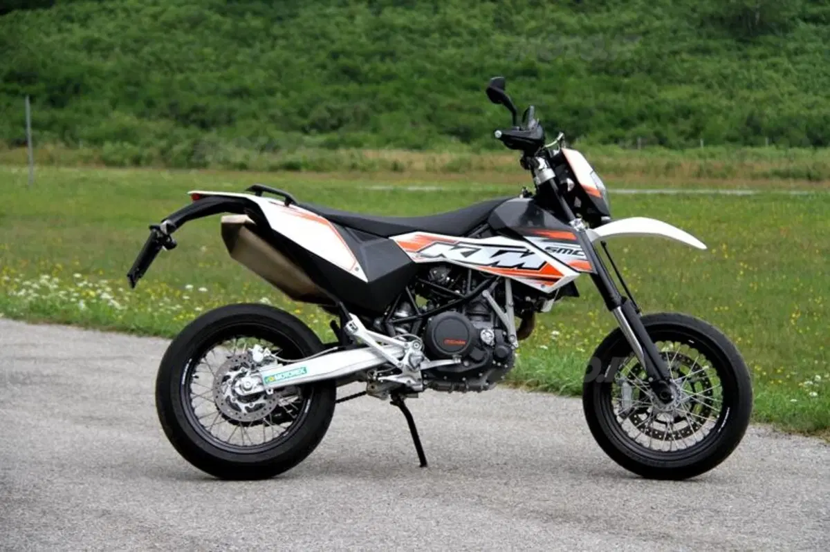 KTM 690 SMC   (13)