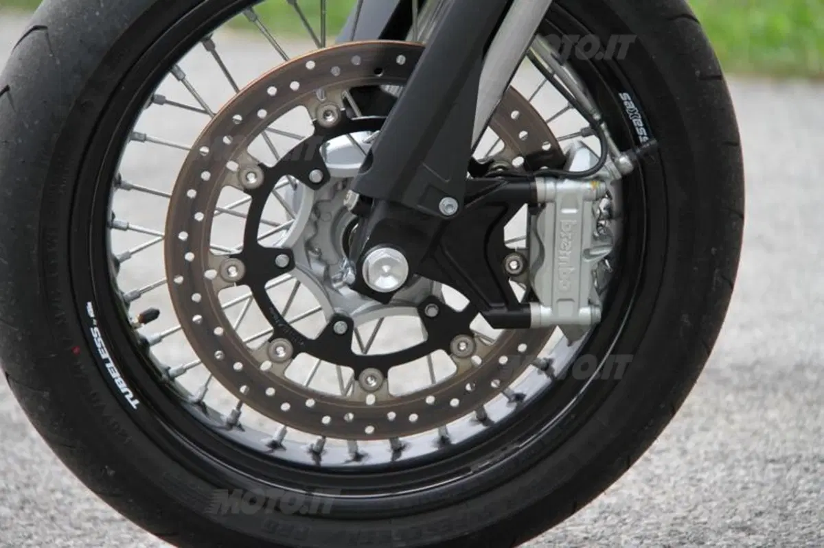 KTM 690 SMC   (15)
