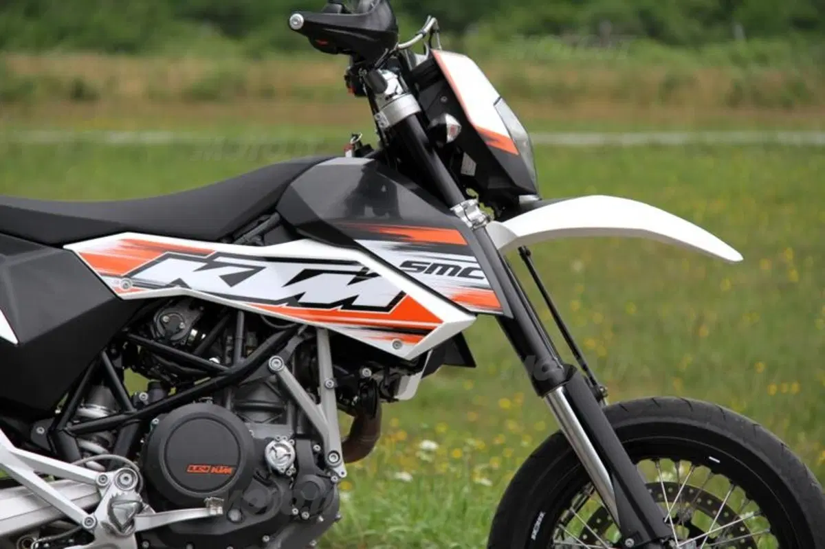 KTM 690 SMC   (16)