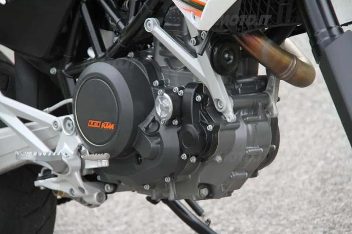 KTM 690 SMC   (24)