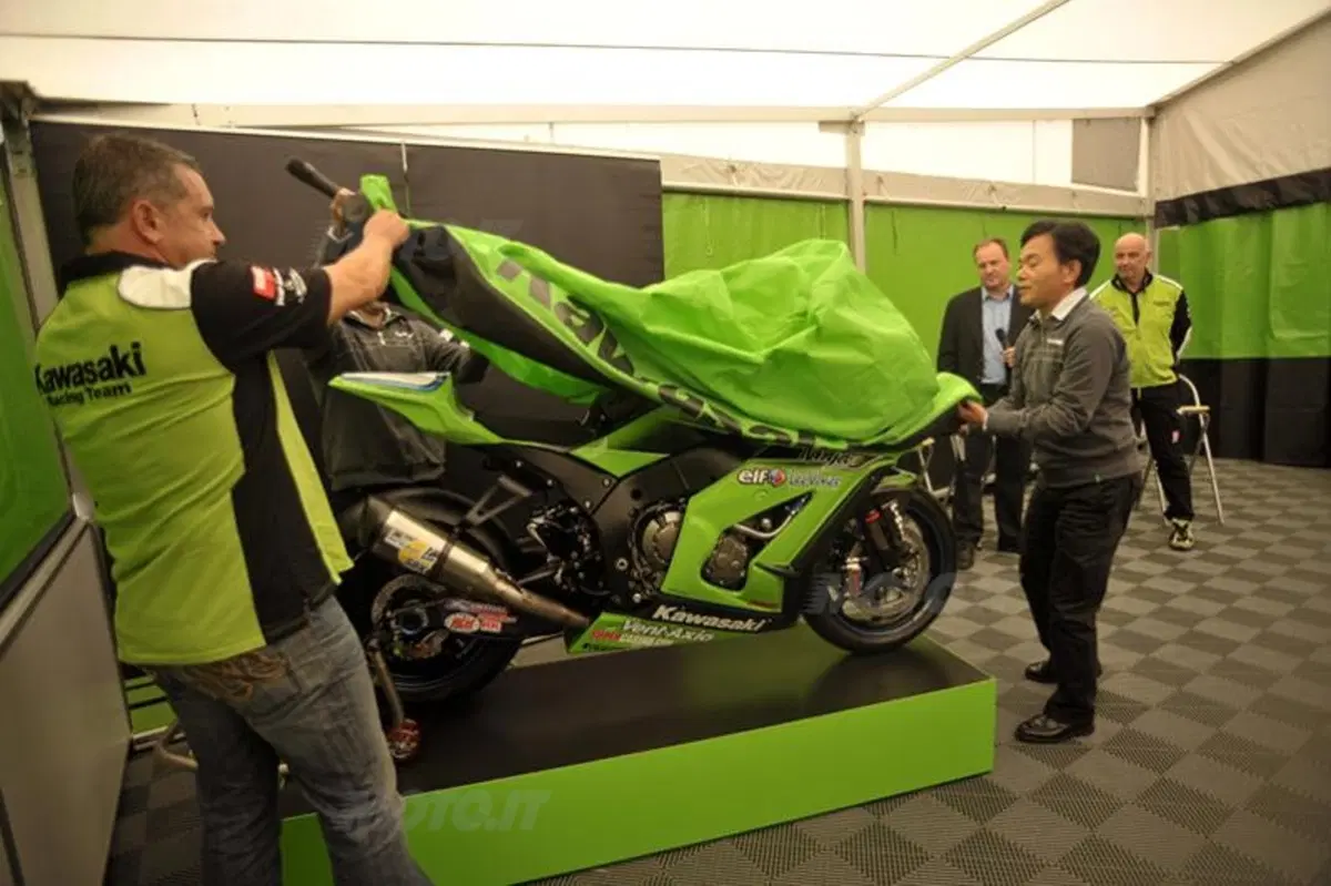 Presentata la nuova Kawasaki ZX-10R 2011 
