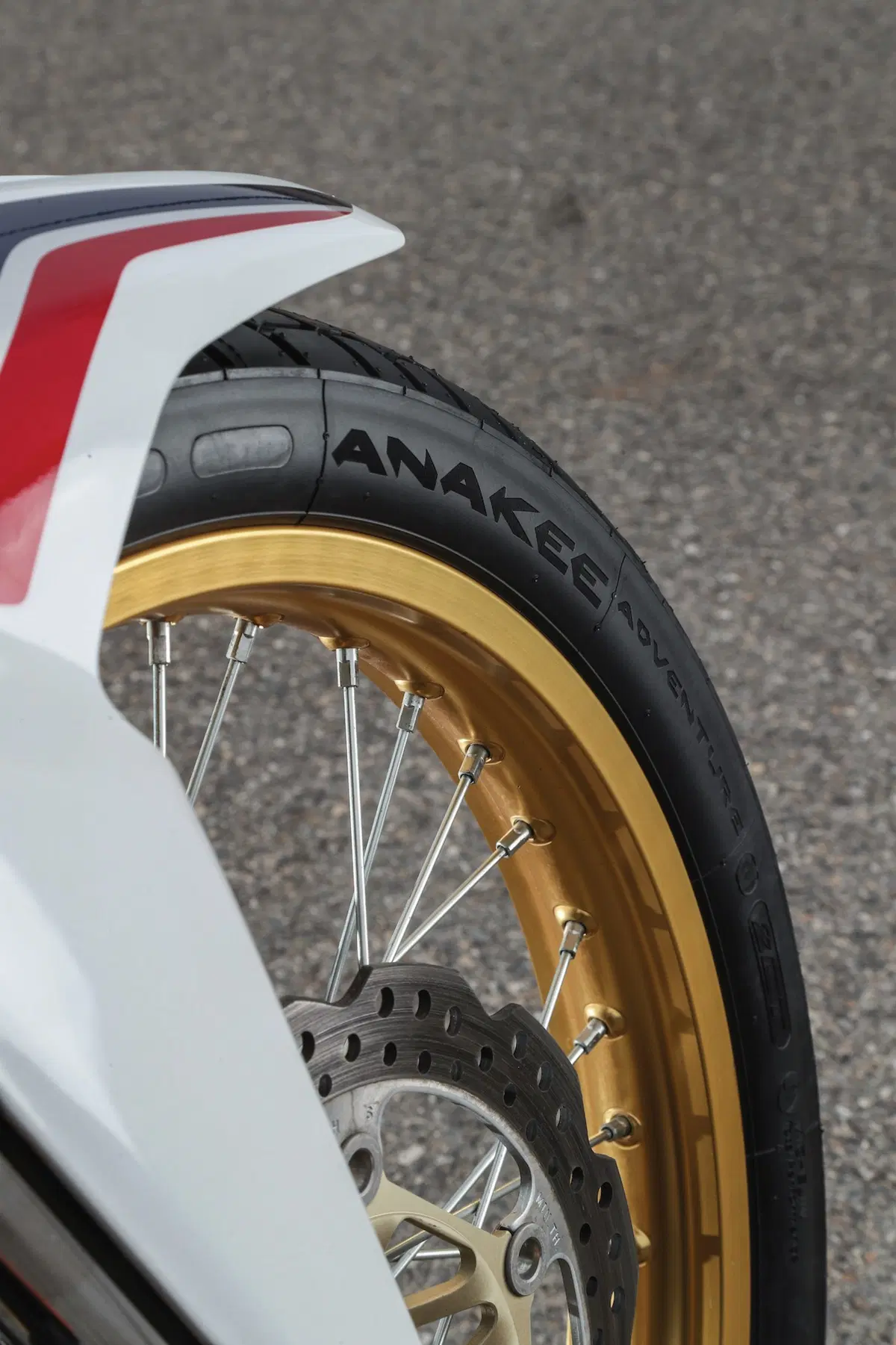 Michelin Anakee Adventure: debutto a EICMA 2018 (2)