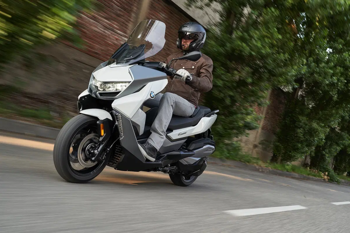 EICMA 2018: BMW C400 GT, foto e dati (10)