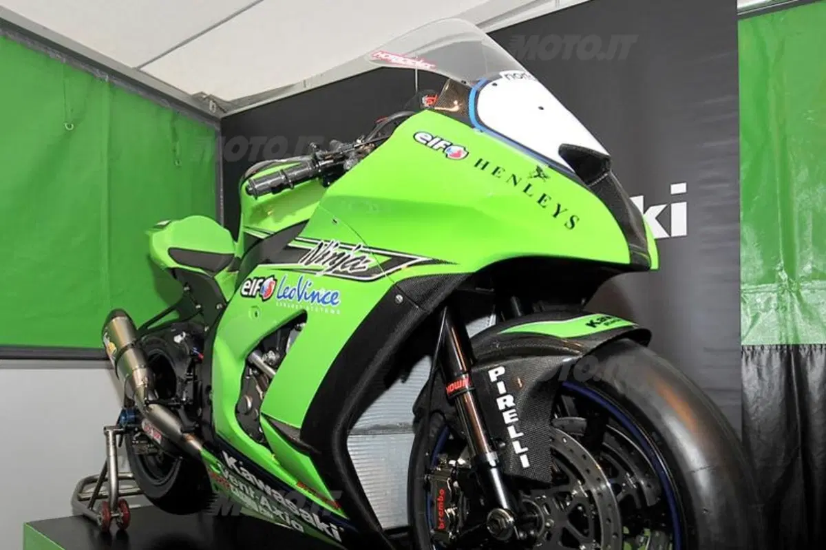 Presentata la nuova Kawasaki ZX-10R 2011  (13)