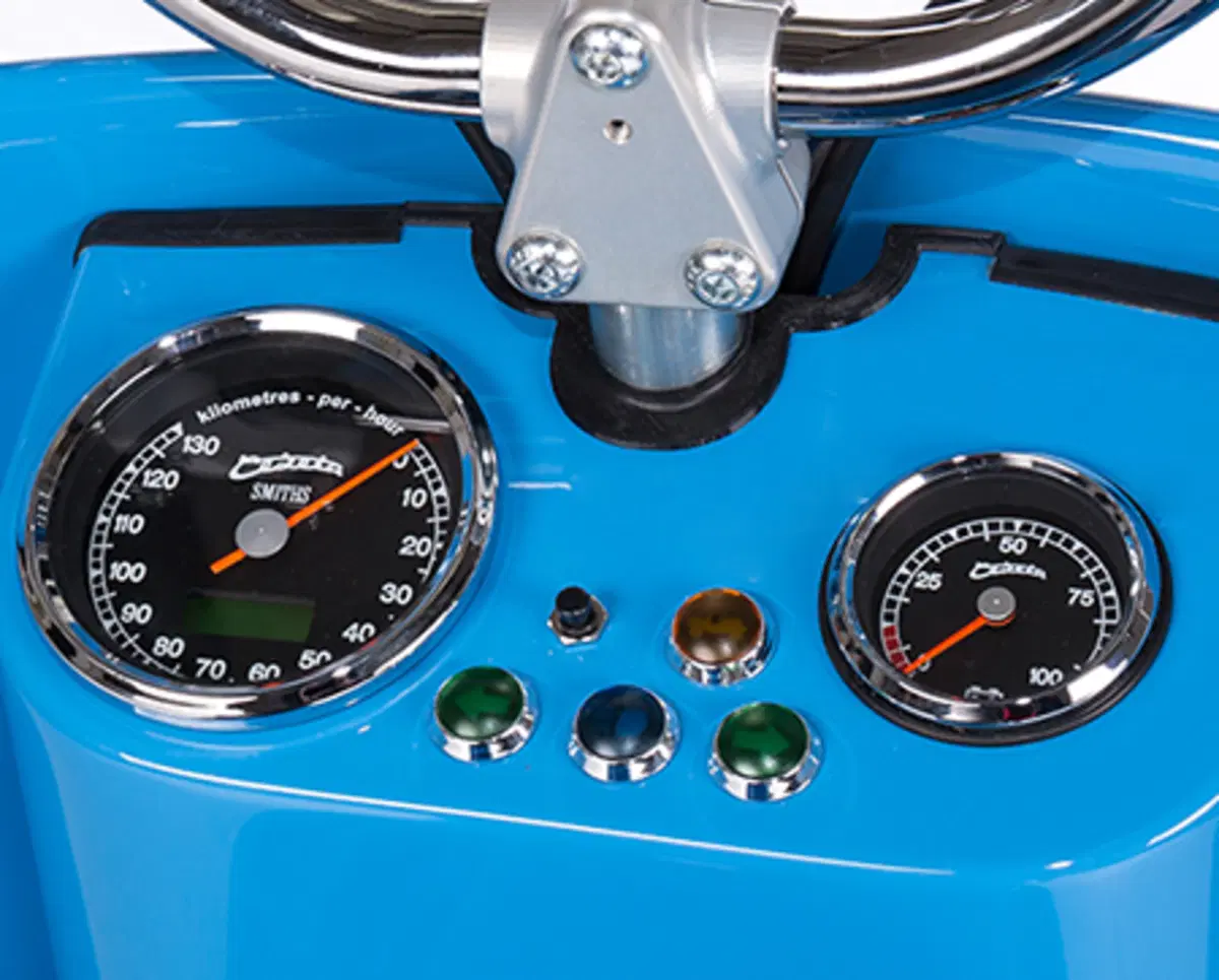 Cezeta 506. Lo scooter simbolo del comunismo rinasce elettrico (11)