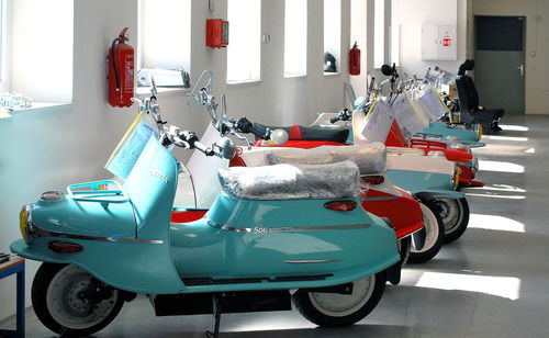 Cezeta 506. Lo scooter simbolo del comunismo rinasce elettrico