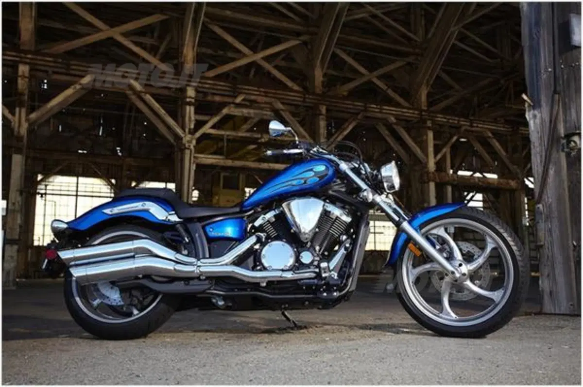Yamaha presenta il suo nuovo chopper, la Stryker (2)