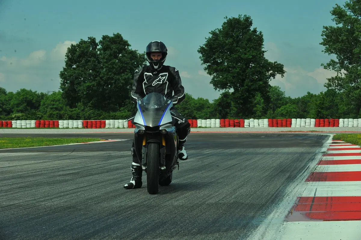 "La Guida in Pista". Ecco la seconda edizione in collaborazione con Moto.it (2)