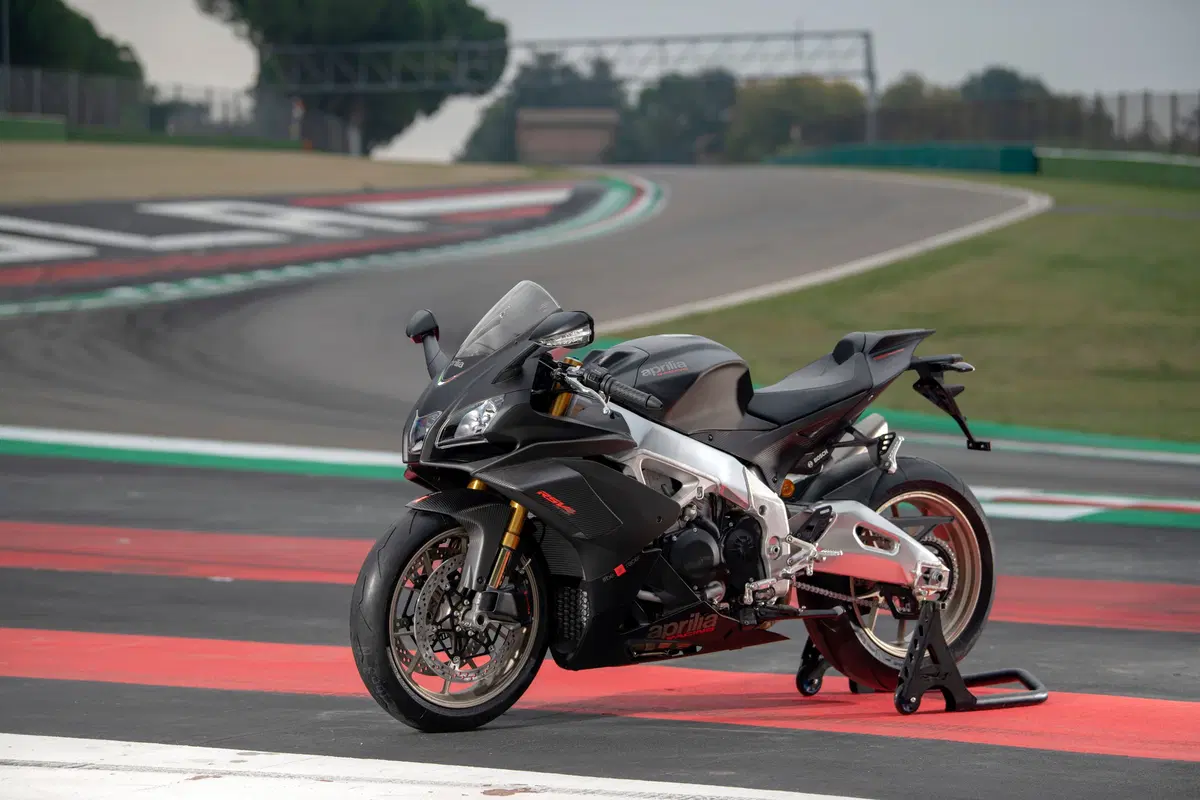 EICMA 2018: Aprilia RSV4 Factory 1100 2019: foto e dati (2)