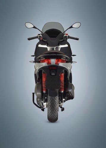 EICMA 2018: Piaggio MP3 HPE, foto e dati (3)