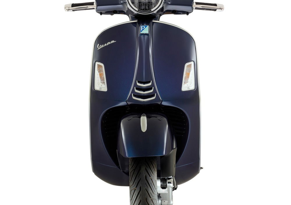 Vespa GTS 300 Hpe (2019) (2)