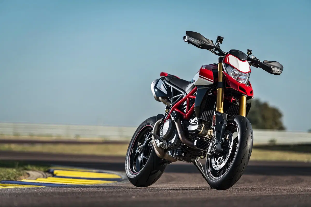 EICMA 2018: Ducati Hypemotard 950 e Hypermotard 950SP, foto e dati