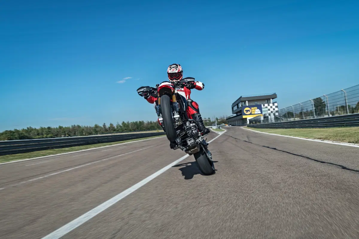 EICMA 2018: Ducati Hypemotard 950 e Hypermotard 950SP, foto e dati (2)