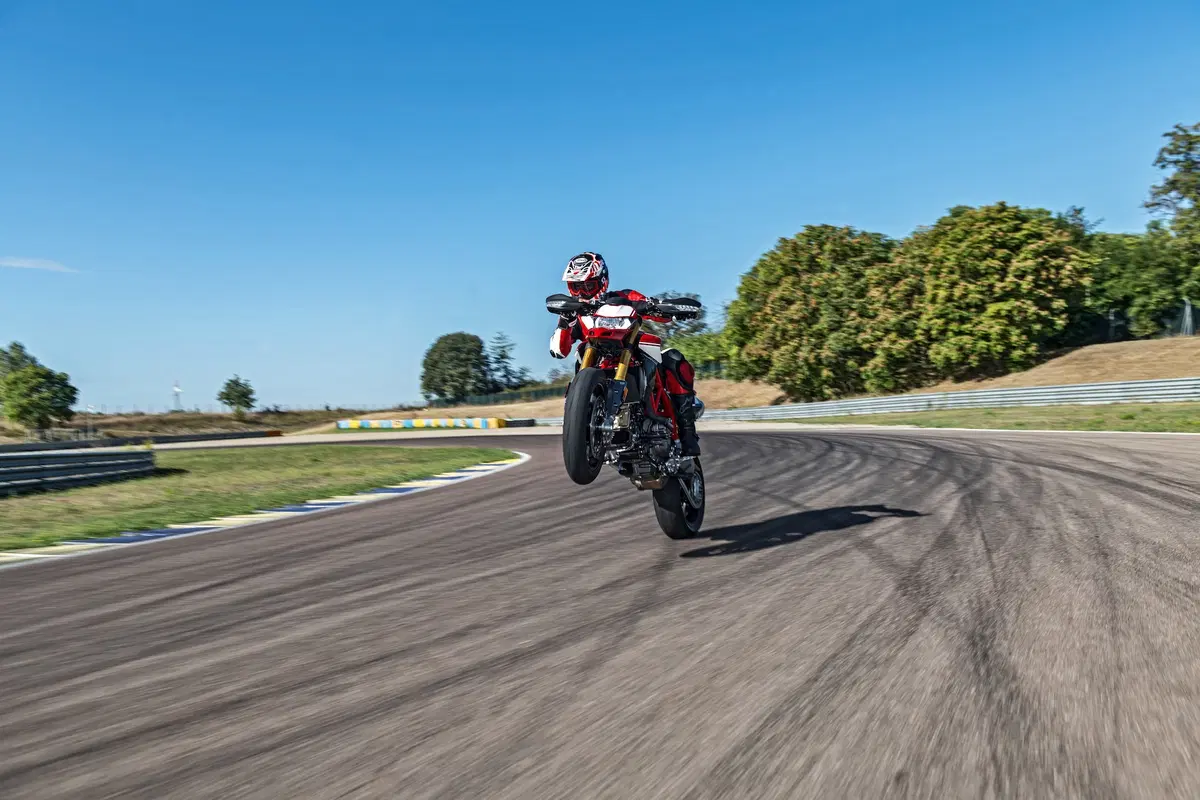 EICMA 2018: Ducati Hypemotard 950 e Hypermotard 950SP, foto e dati (4)