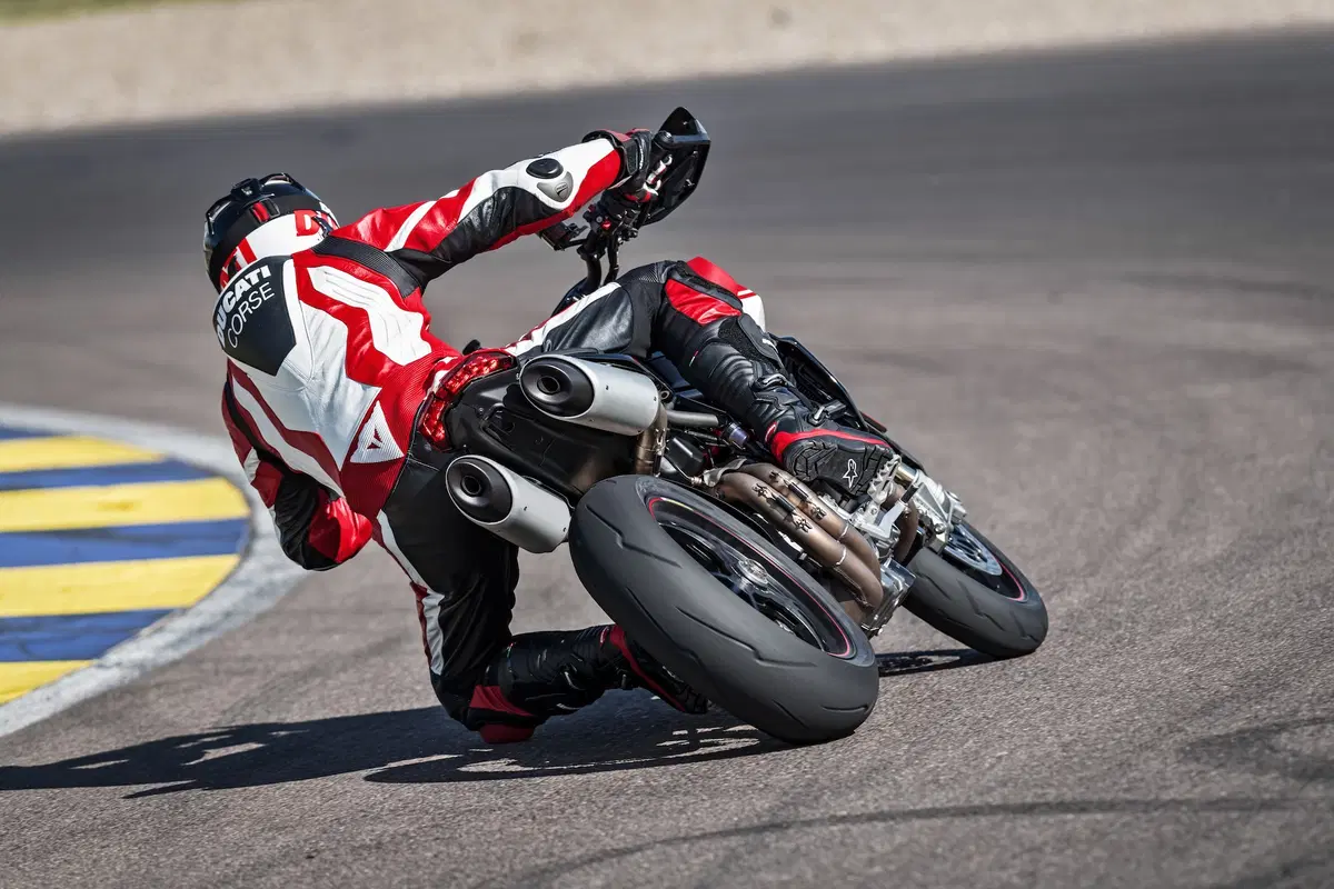EICMA 2018: Ducati Hypemotard 950 e Hypermotard 950SP, foto e dati (7)
