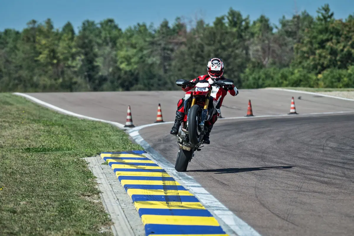 EICMA 2018: Ducati Hypemotard 950 e Hypermotard 950SP, foto e dati (8)