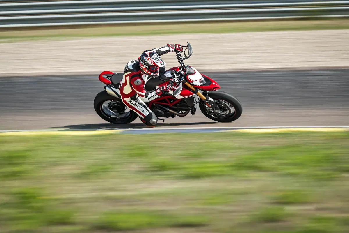 EICMA 2018: Ducati Hypemotard 950 e Hypermotard 950SP, foto e dati (11)