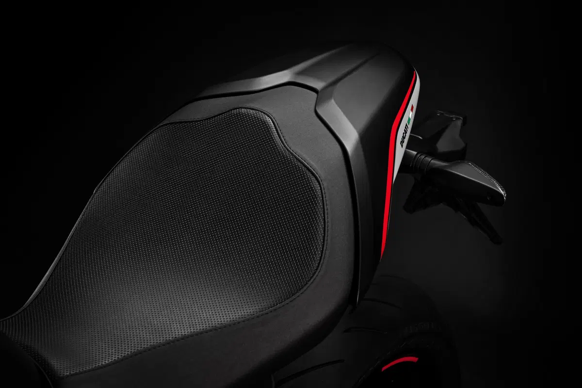 EICMA 2018: Monster 821 Stealth, foto e dati (6)