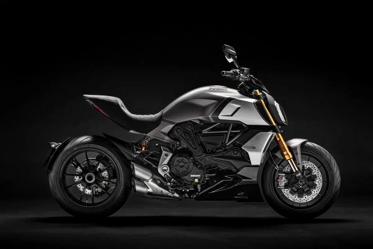 Ducati Diavel 1260 Diavel 1260 S (2019 - 20) (2)