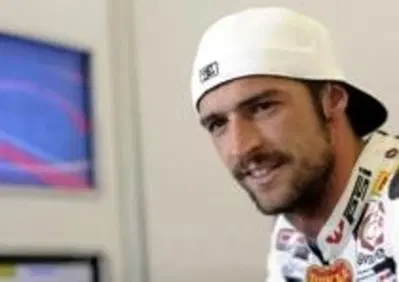 SBK. Un nuovo Team nel Mondiale 2011 con Ducati 1198
