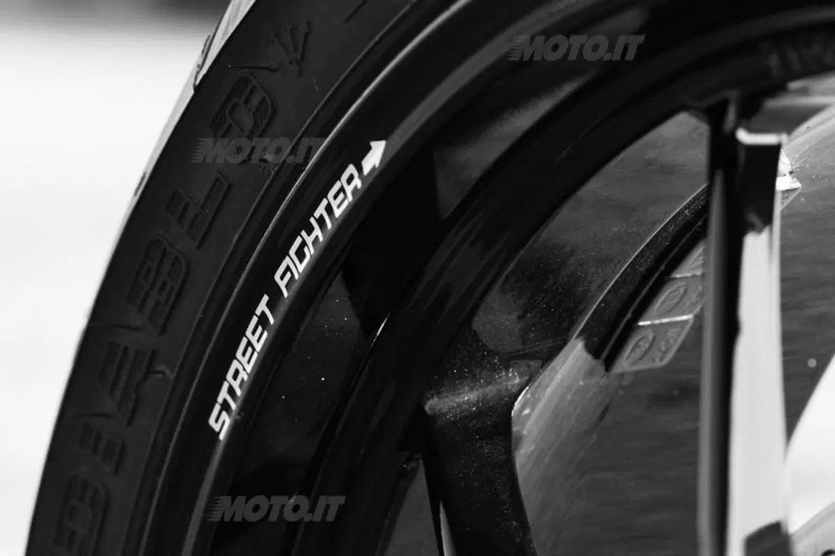 Special Ducati Streetfighter Corse (3)