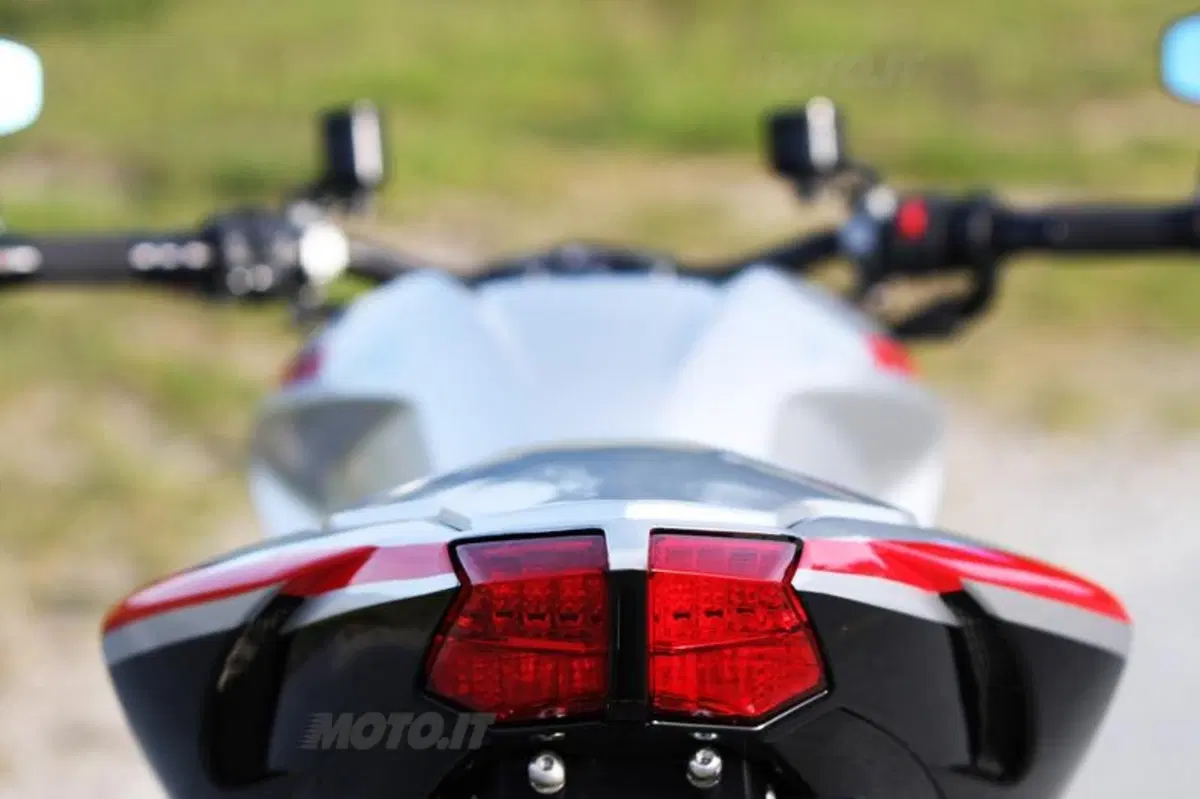 Special Ducati Streetfighter Corse (5)