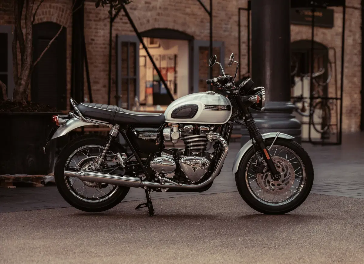 EICMA 2018: Triumph T120 Diamond e T120 Ace 2019, due edizioni speciali