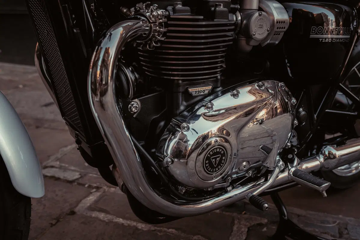 EICMA 2018: Triumph T120 Diamond e T120 Ace 2019, due edizioni speciali (9)