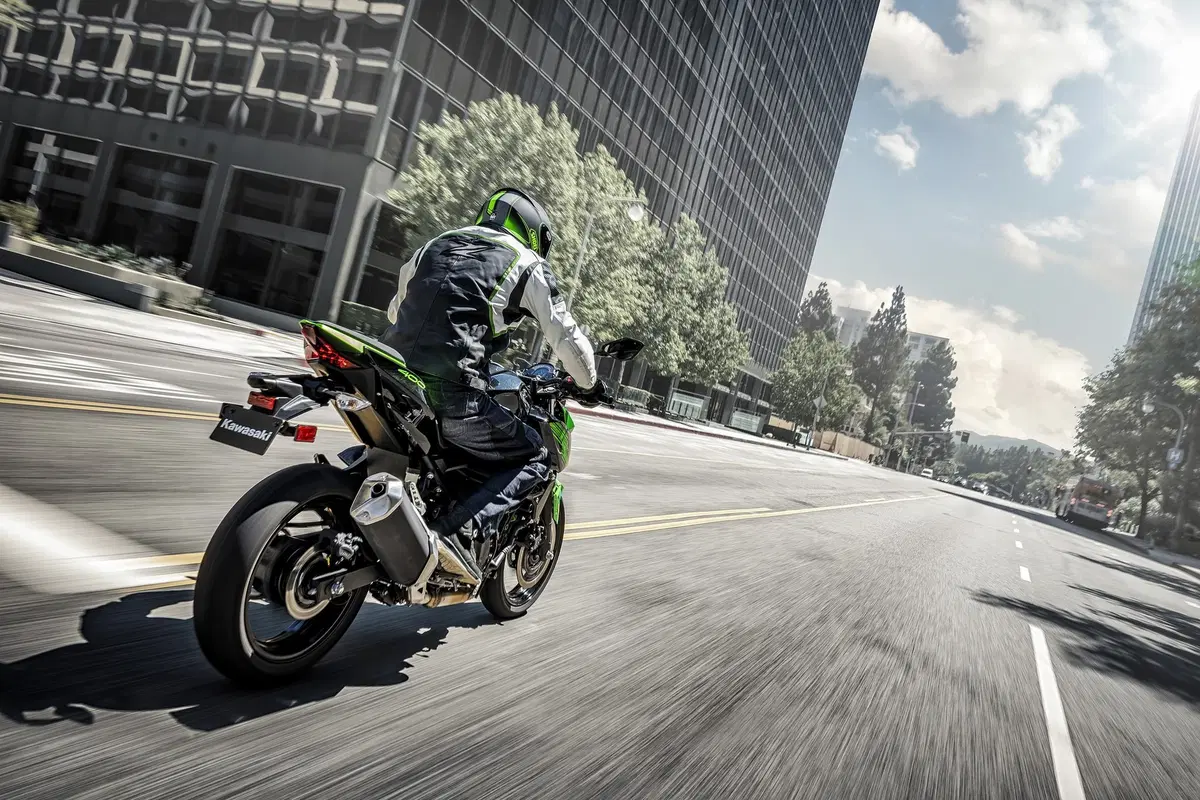 EICMA 2018: Kawasaki Z400, foto e dati (2)