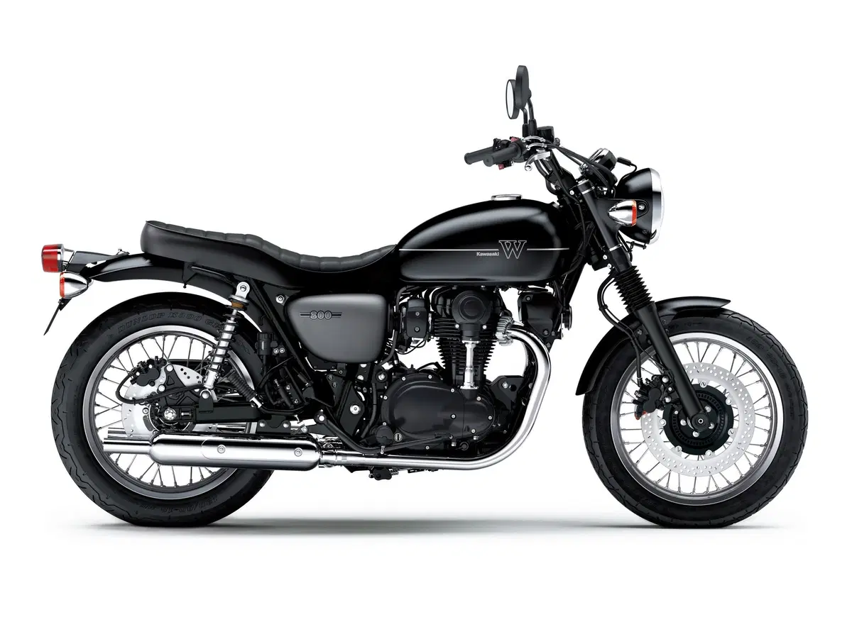 EICMA 2018: Kawasaki W800 Street e Café, foto e dati (26)