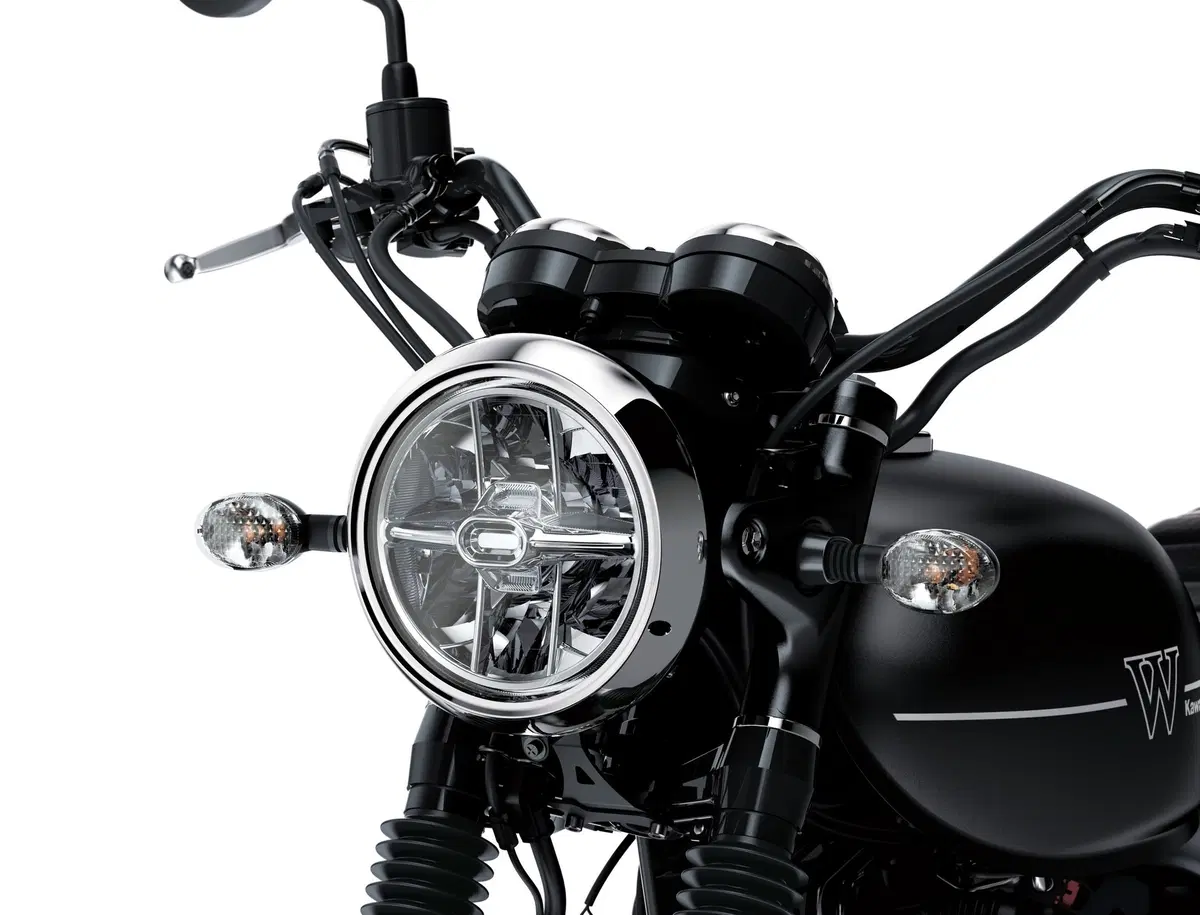 EICMA 2018: Kawasaki W800 Street e Café, foto e dati (29)