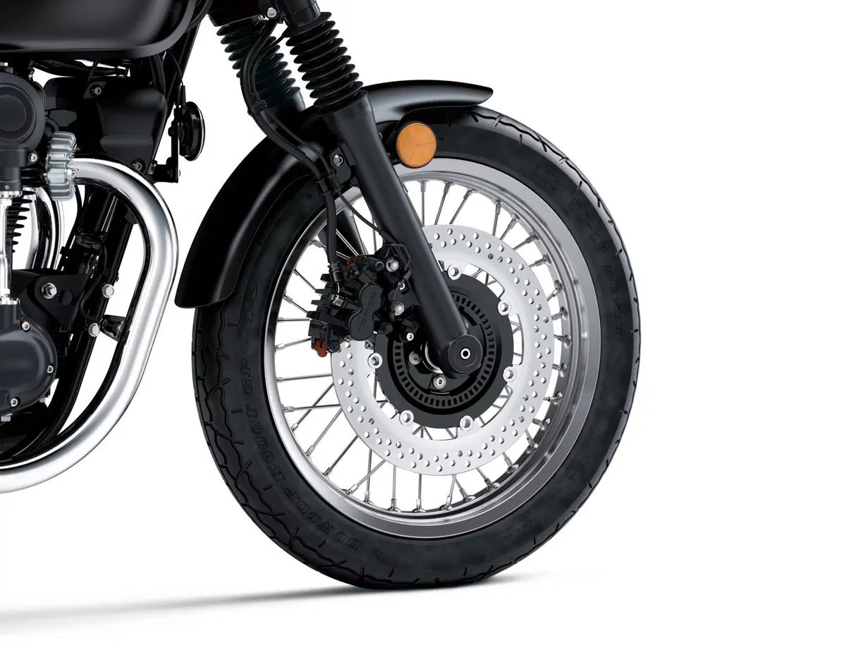 EICMA 2018: Kawasaki W800 Street e Café, foto e dati (19)