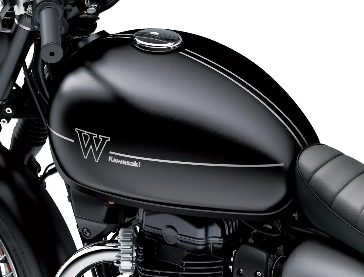 EICMA 2018: Kawasaki W800 Street e Café, foto e dati (9)