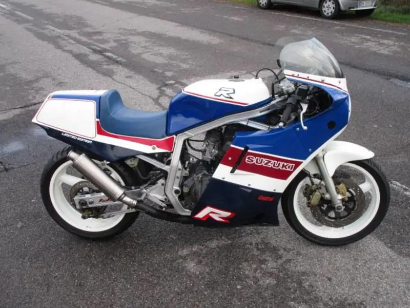 Suzuki GSX R 750 (1985 - 87) (2)