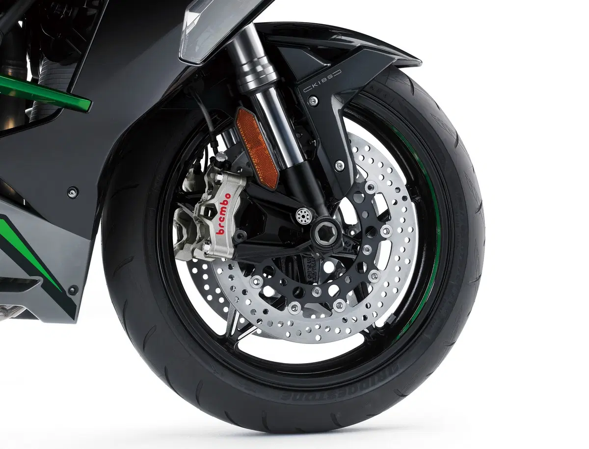 EICMA 2018: Kawasaki Ninja H2 SX SE+, foto e dati (4)