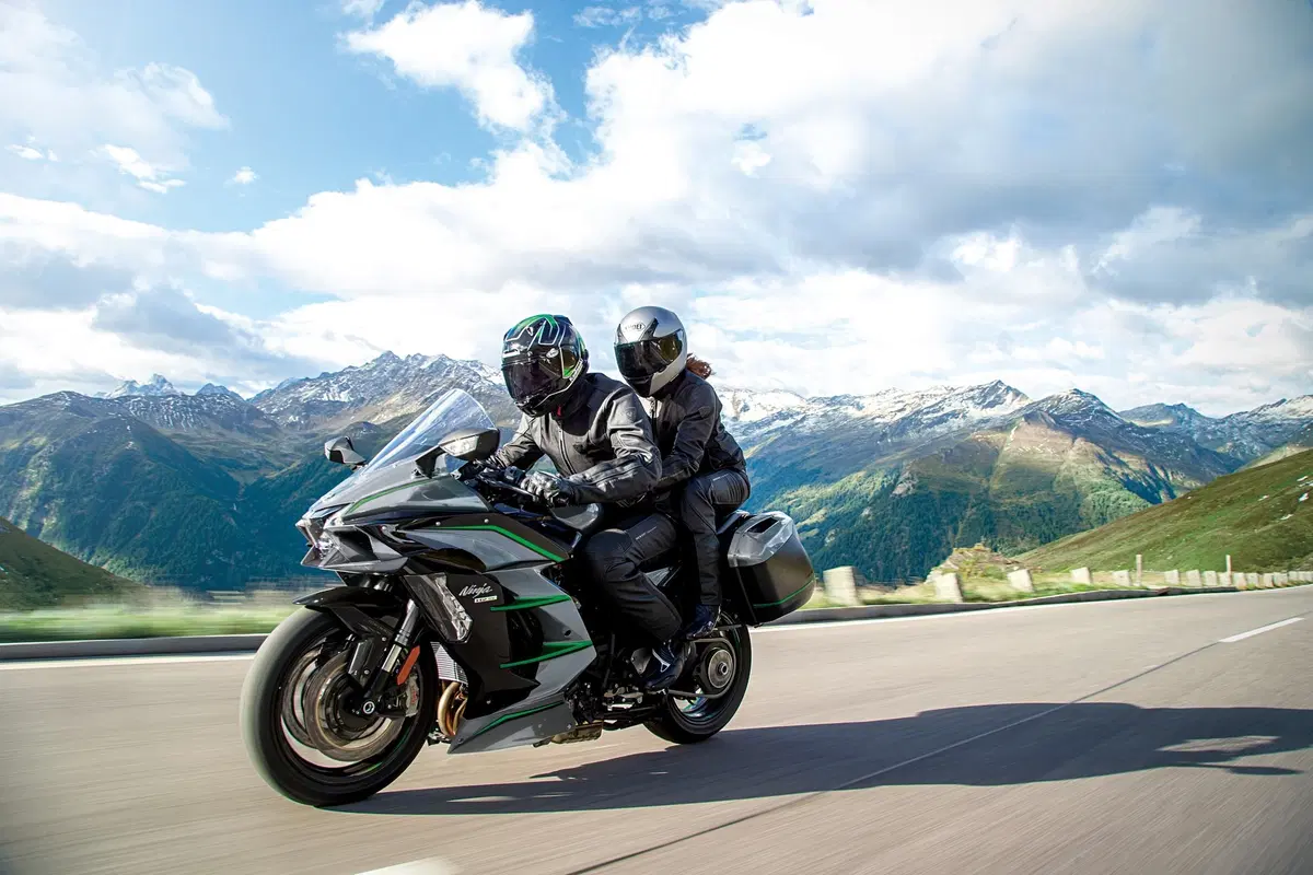 EICMA 2018: Kawasaki Ninja H2 SX SE+, foto e dati (15)