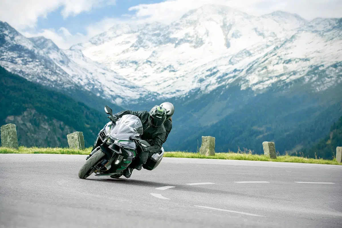 EICMA 2018: Kawasaki Ninja H2 SX SE+, foto e dati (20)