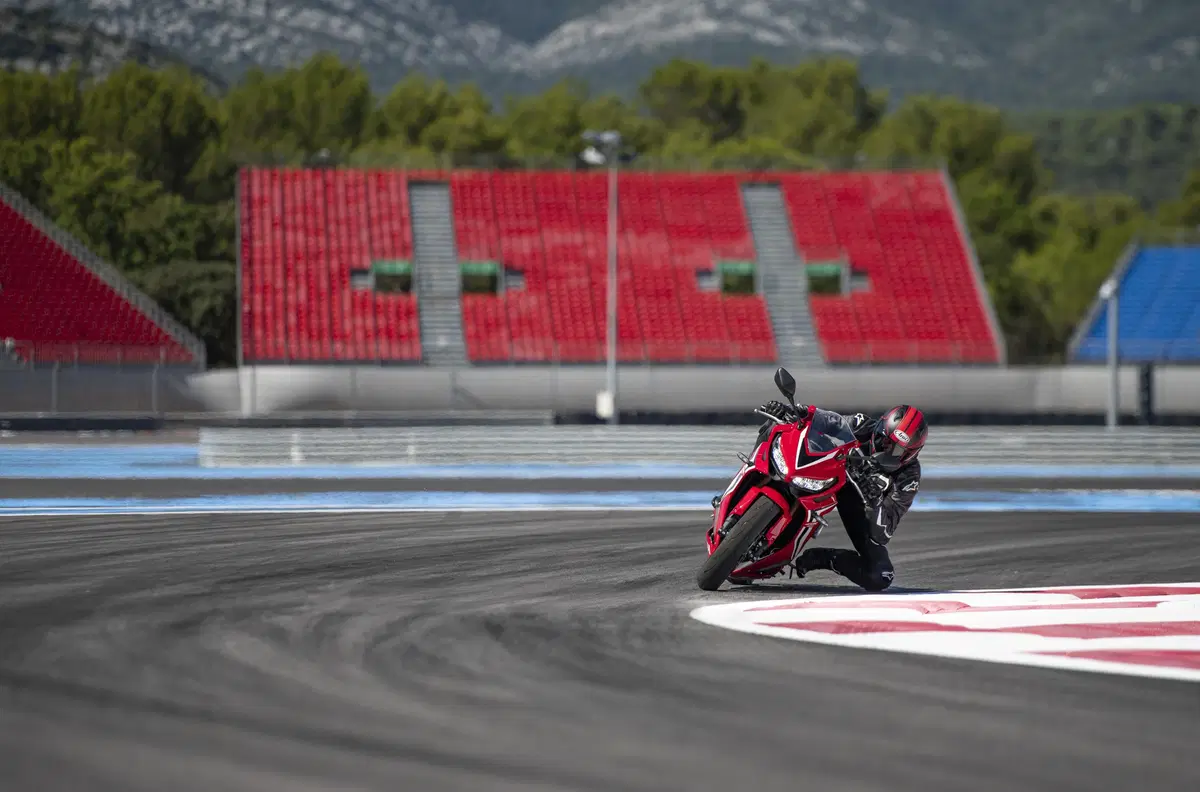 EICMA 2018: Honda CBR650R Foto e dati (3)