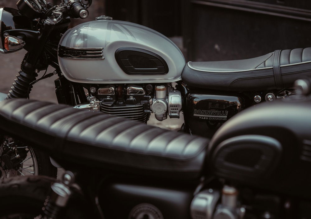 Triumph Bonneville T120 Ace (2019) (3)