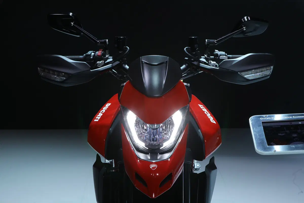 Ducati Hypemotard 950 (4)